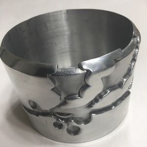 Arthur court design wine holder